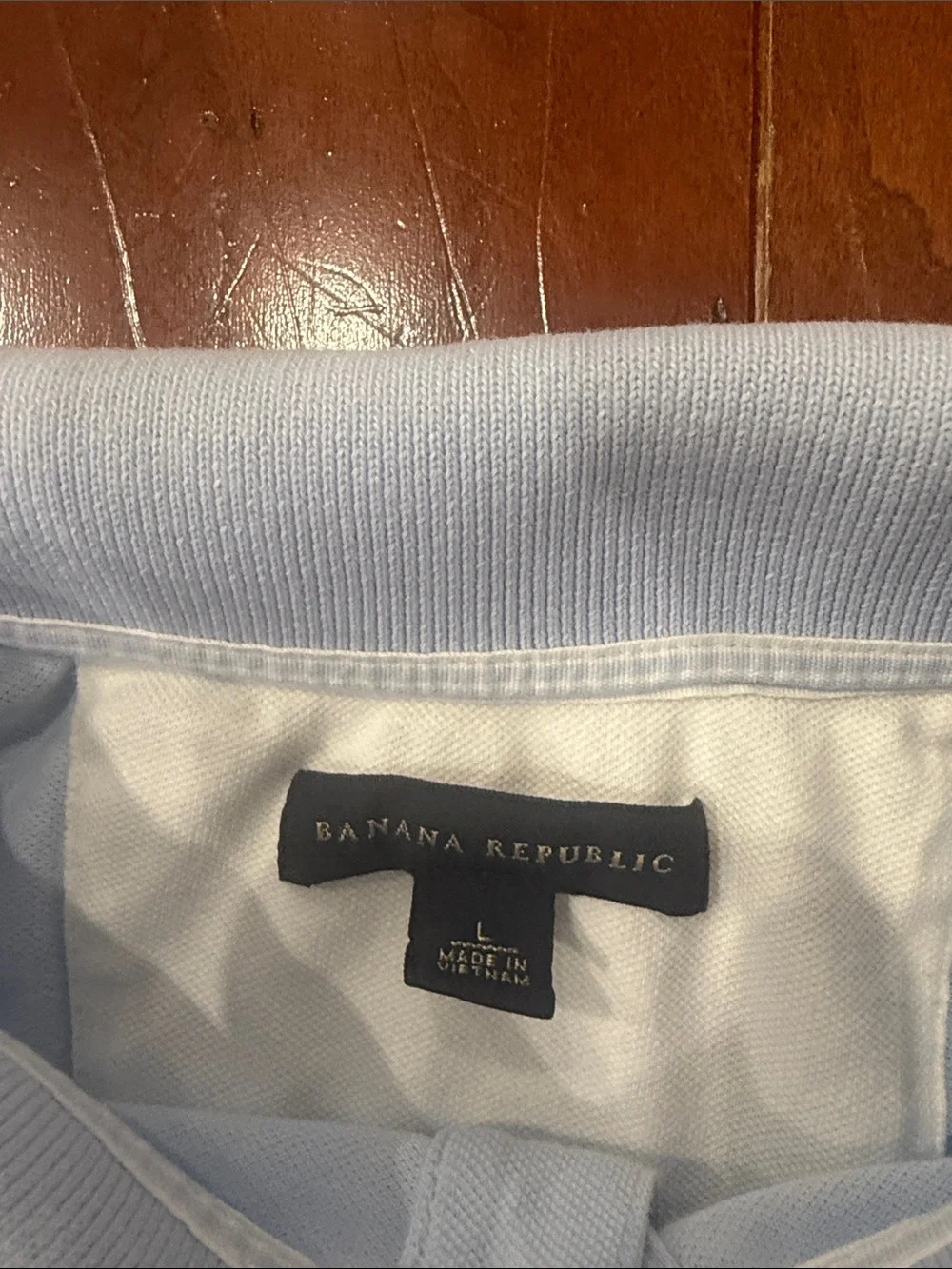 Set of 4 Banana Republic Polo Shirts with Subtle Logo. All size Large.